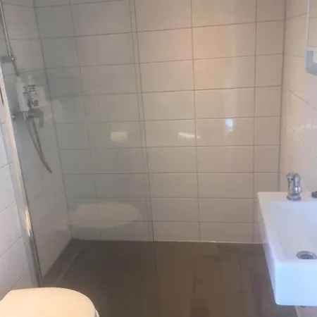 Studio, 21 Minutes By Bus To Downtown Amsterdam Apartment