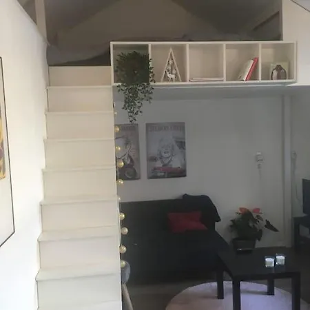 Apartamento Studio, 21 Minutes By Bus To Downtown Amsterdam *