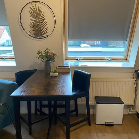 Studio, 21 Minutes By Bus To Downtown Amsterdam *